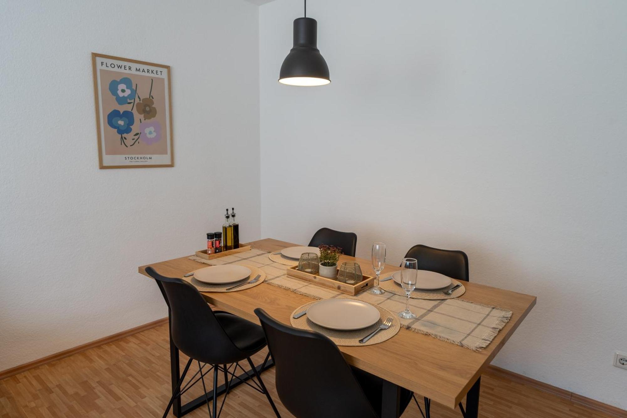 Stadtkern - Kingsize - 24H Check In - Arbeitsplatz - Nespresso - Vollausgestattet Essen Exterior foto